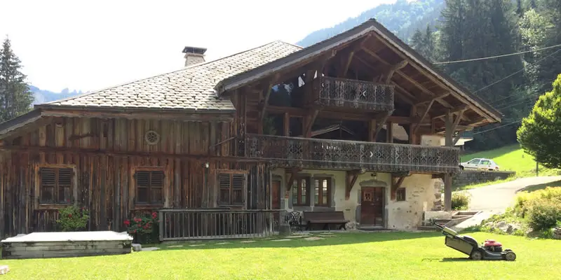 Woodlands Chalets - Farmhouse La Desmeuniere