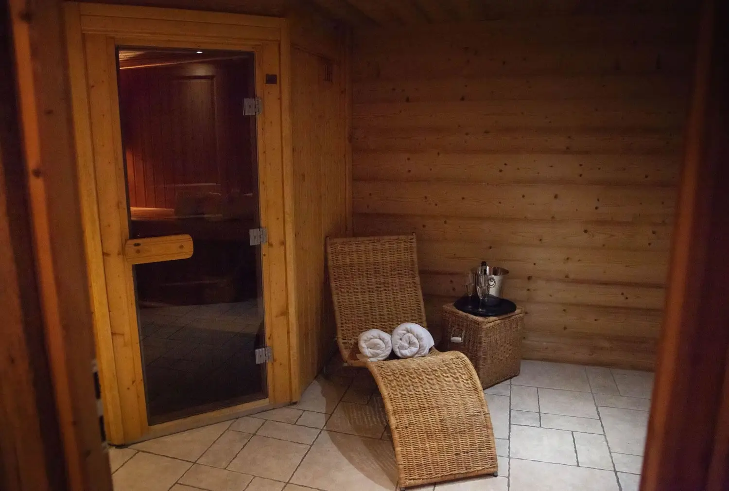 Woodlands Chalets - Farmhouse La Desmeuniere