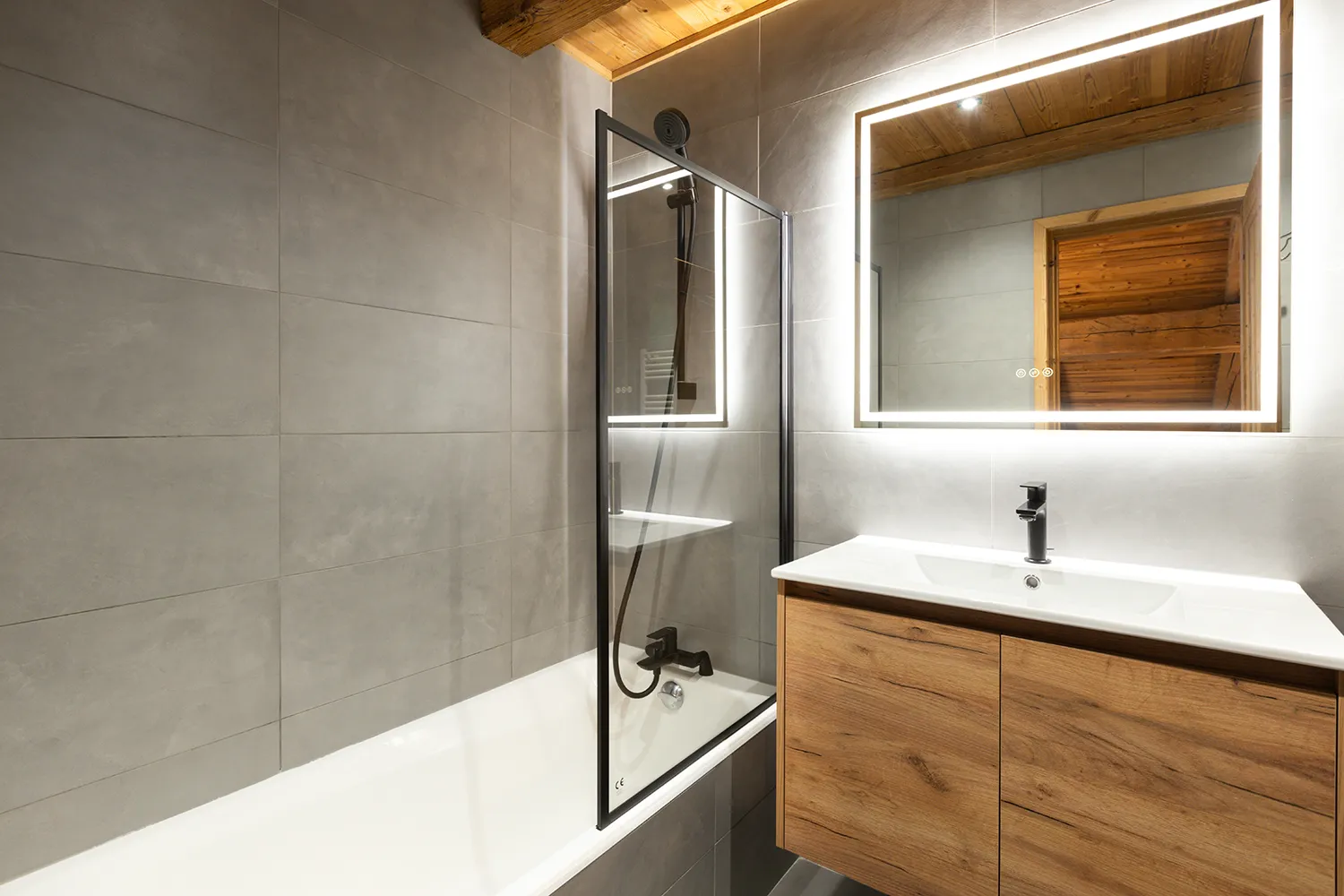 Woodlands Chalets - Farmhouse La Desmeuniere